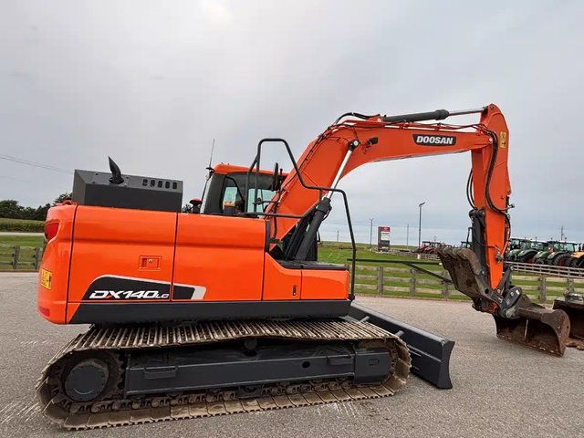 2019 Doosan DX140 LC-5 Excavatrice