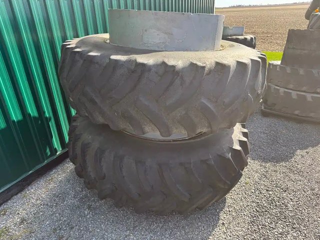 Titan 20.8X38 Roues double