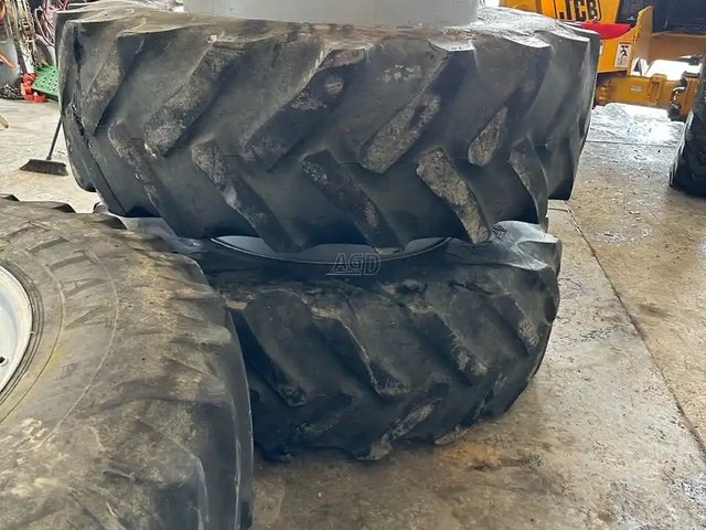 Goodyear 20.8R38 Roues double