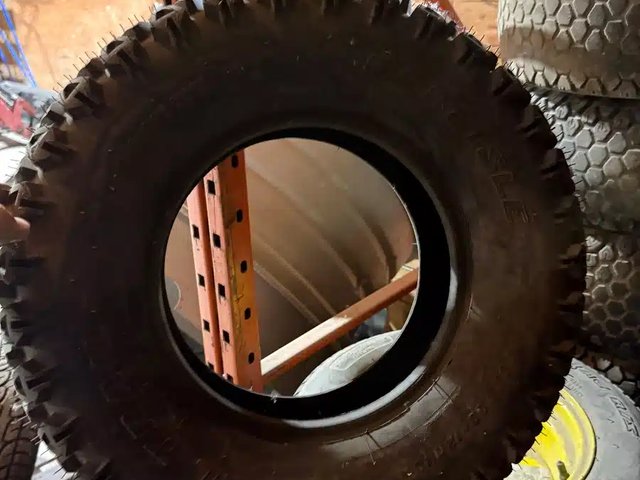 Carlisle 26x8.00-12 Pneus