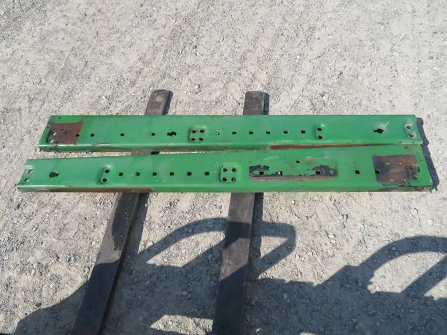 1978-1982 John Deere side frame rails pièces - neuves et usagées
