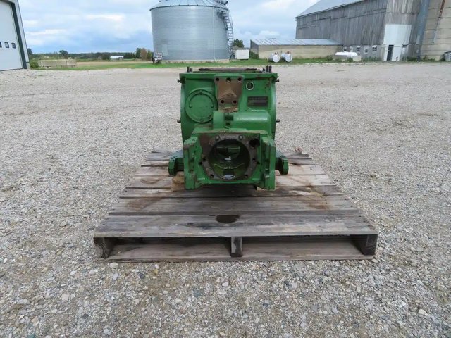 1967 John Deere Transmission Case pièces - neuves et usagées