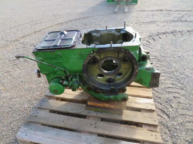 1975 John Deere Transmission Case pièces - neuves et usagées