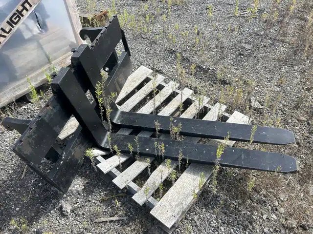 2023 Yanmar ISOV10FORKSV Fourche à palette