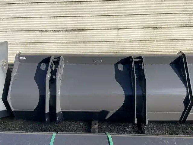 2024 Case 82" Godet (bucket)