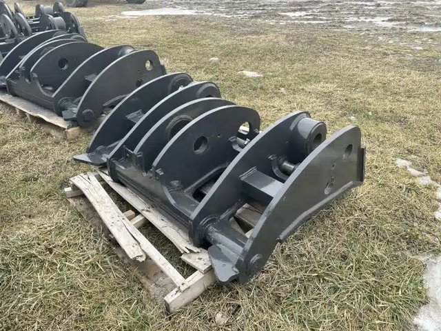 2024 Case 821 Chargeur sur roues