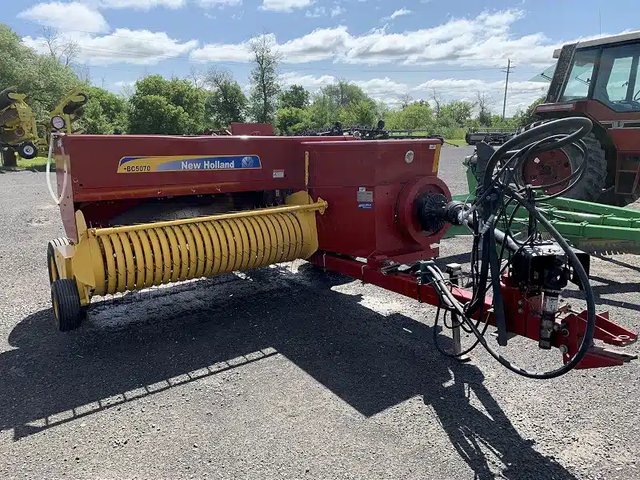 2018 New Holland BC5070 presse à balle carrée - petite