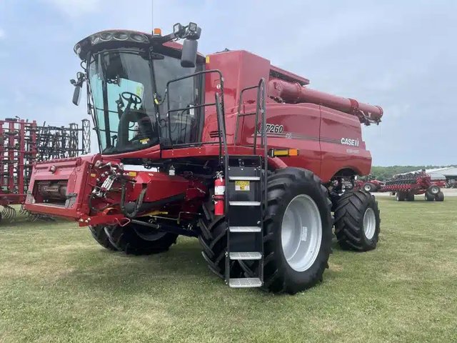 2024 Case IH 7260 Batteuse