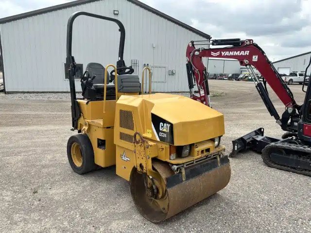 2012 Caterpillar CC24 Rouleau émotteur'