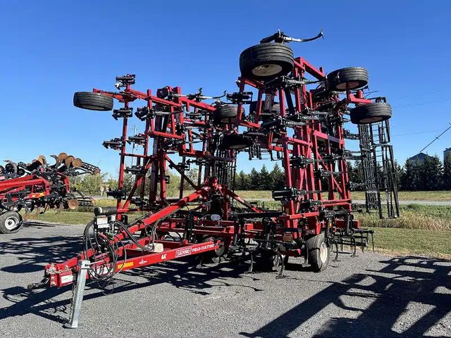 2025 Salford 700 Cultivateur