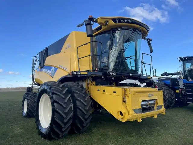 2022 New Holland CR7.90 Batteuse