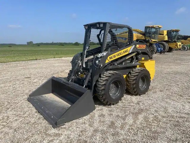 2026 New Holland L320 chargeuse à direction à glissement