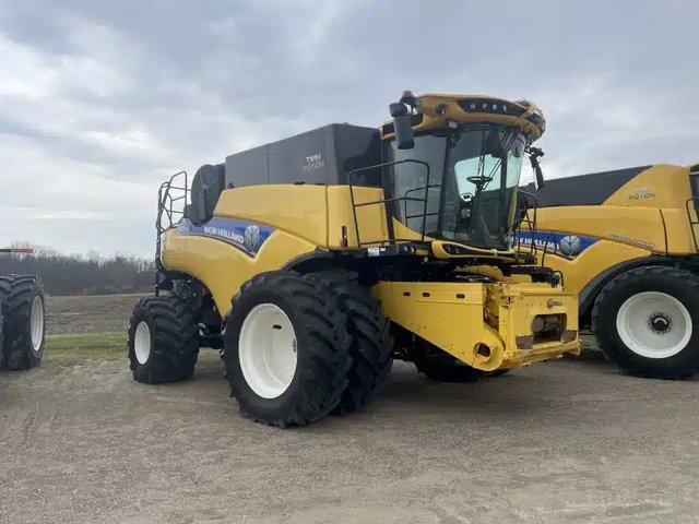 2017 New Holland CR7.90 Batteuse