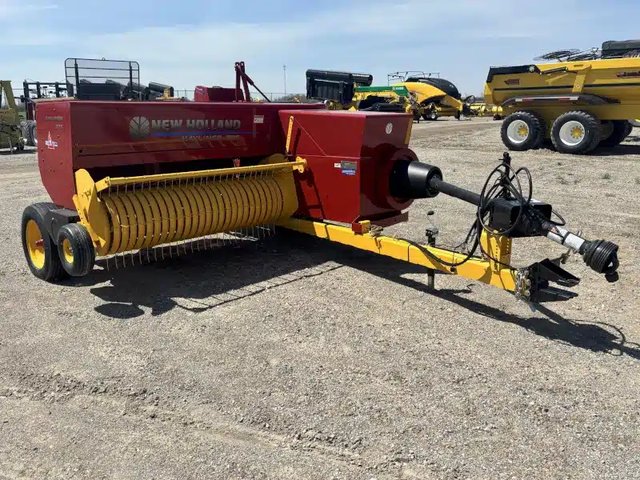2025 New Holland HAYLINER 275 presse à balle carrée - petite