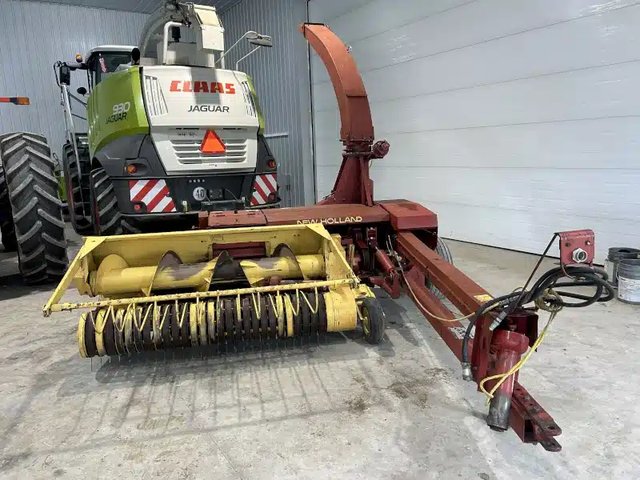 New Holland 790 Fourragère