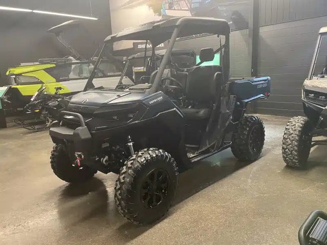 2026 Can-Am 8CTB Véhicule utilitaire