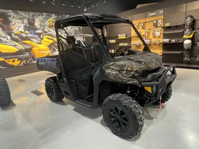 2026 Can-Am 8FTE Véhicule utilitaire