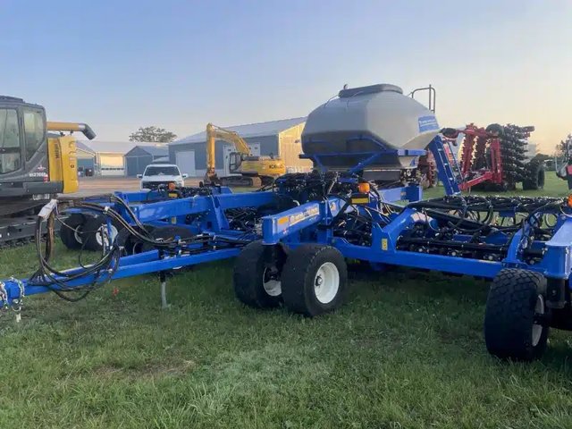 2023 New Holland P2185 Semoir à air