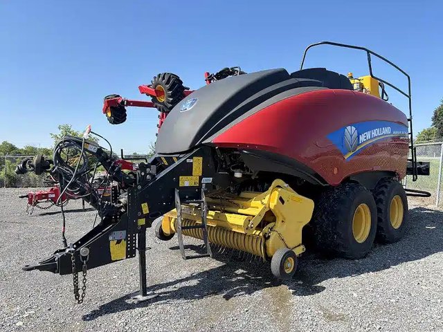 2018 New Holland BIG BALER 330R Presse à Balle Carrée/Large