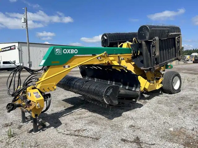 2021 Oxbo 2334 Regroupeur d'andains