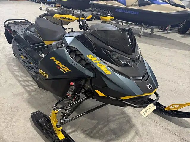 2026 Ski-Doo MXZ XRS 850 Motoneige