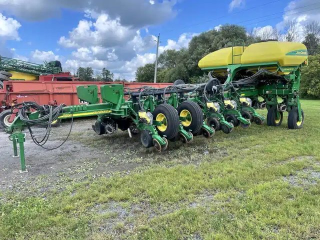 2009 John Deere 1770NT Planteur