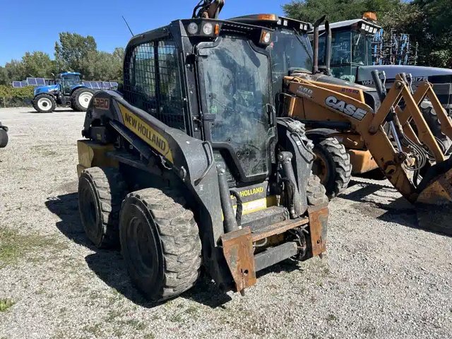 2023 New Holland L320 chargeuse à direction à glissement