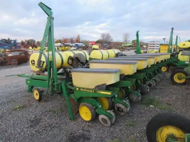 John Deere 7240 Planteur