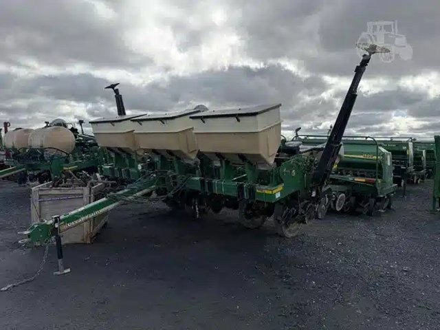 Great Plains YP625A Planteur