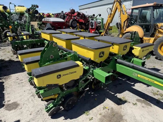 2015 John Deere 1775 Planteur