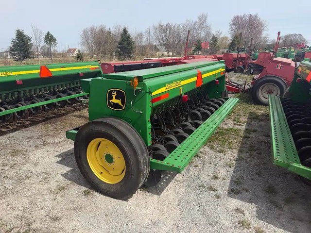 John Deere BD1113 Semoir à engrais