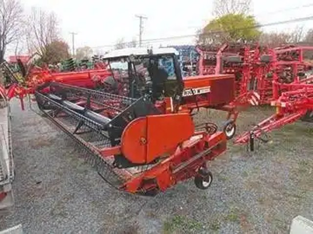 Hesston 8100 Andaineur