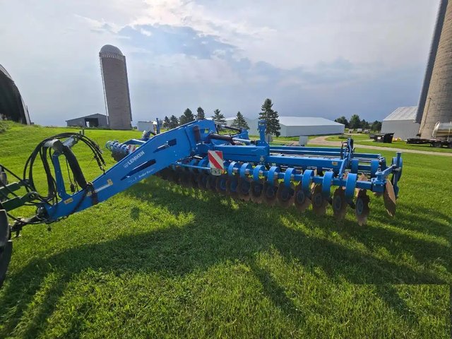 Lemken HELIDOR 9/700KA Déchaumeuse
