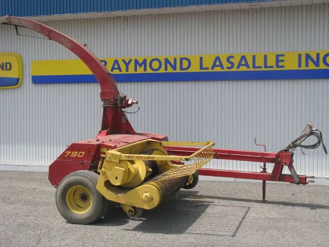 New Holland 790 Fourragère