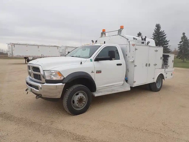 2012 RAM 5500 Camion - De Service