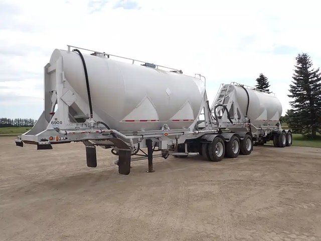 1996 Advance SUPER-B 2200 CF Remorque - Pneumatique