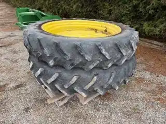 Goodyear 14.9x50 Radial Axle Roues double