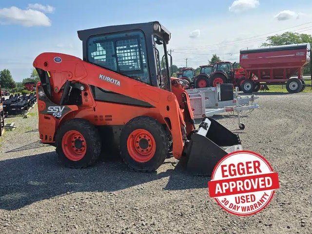 2017 Kubota SSV65 chargeuse à direction à glissement
