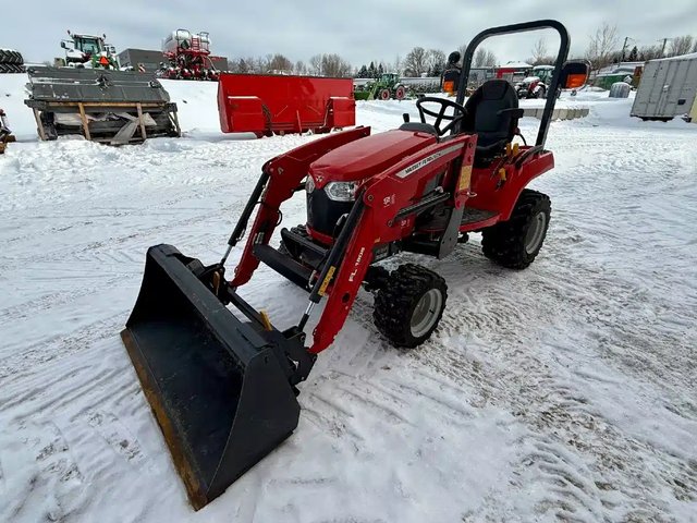 2023 Massey Ferguson GC1725M Tracteur