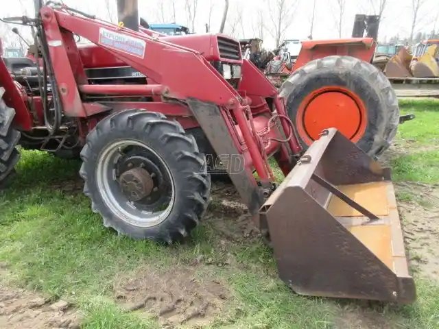 International Harvester loader chargeur frontal