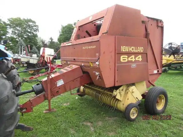 New Holland 644 Presse à Balle Ronde