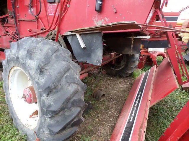 International Harvester 1480 pièces - neuves et usagées