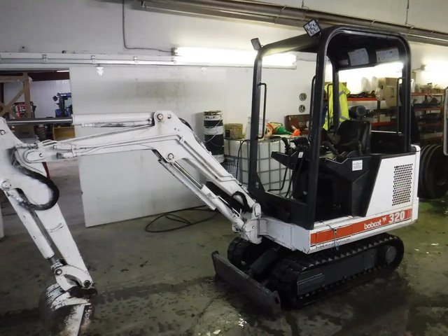 Bobcat 320 Excavatrice