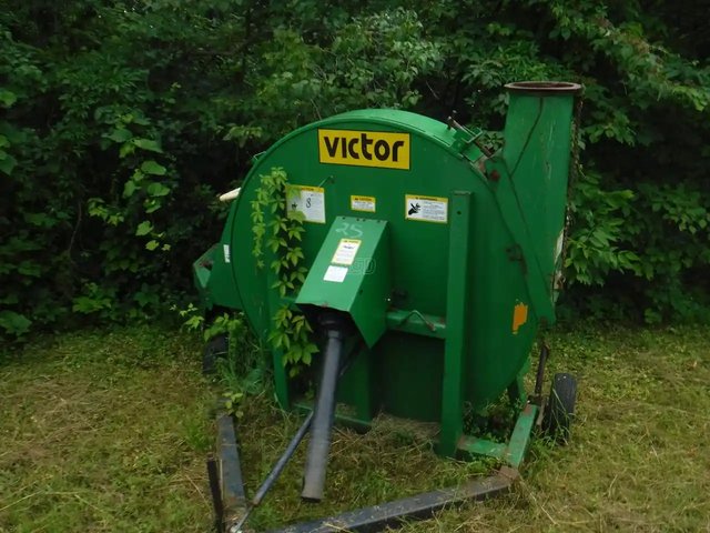 Victor f souffleuse de fourrage