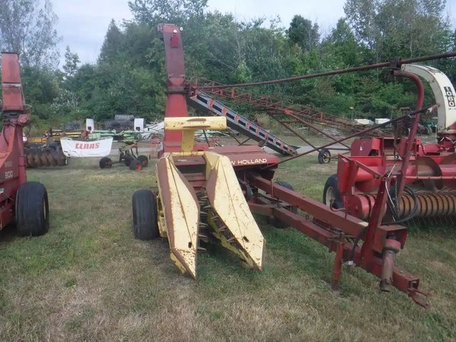New Holland 718 Fourragère