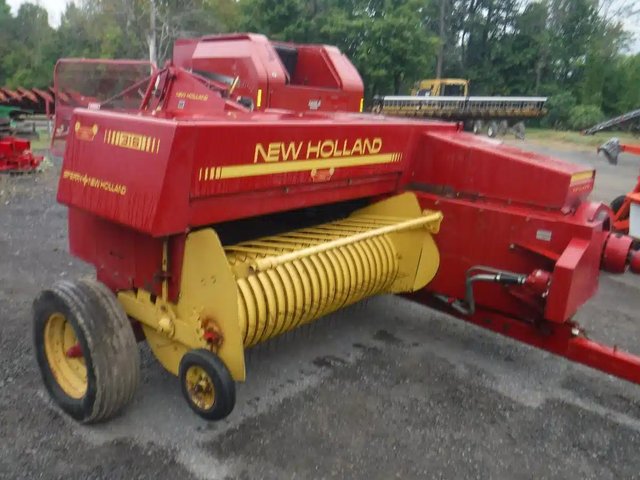 New Holland 316 presse à balle carrée - petite