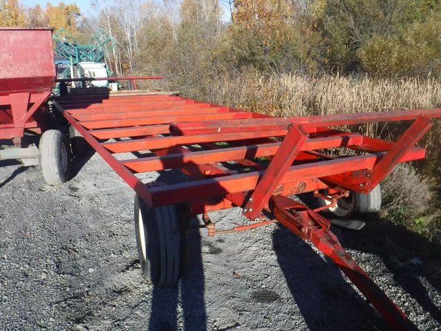 Co-op Implements 20ft Wagon