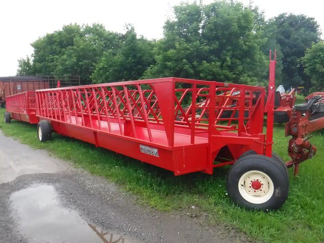 2026 Creekbank Welding 24FT Chariot à aliment extérieur