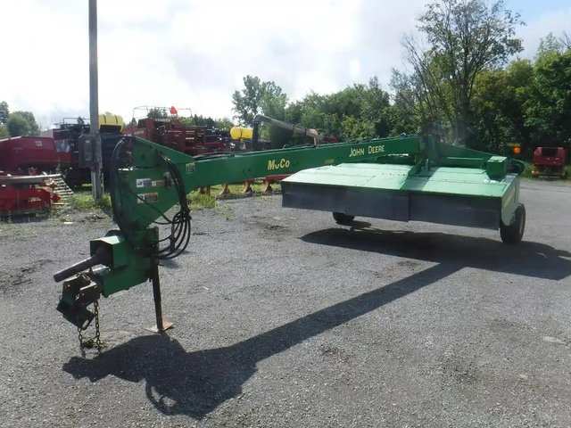 John Deere 946 Faucheuse-conditionneuse à disques