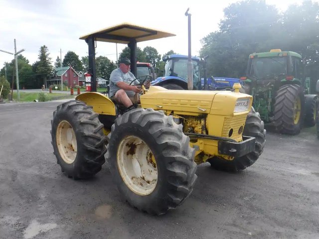 Ford County 654 Super 4 Tracteur